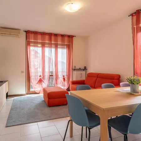Incanto Apartment *